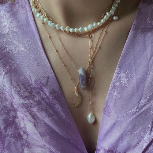 chain pearl neck.jpg